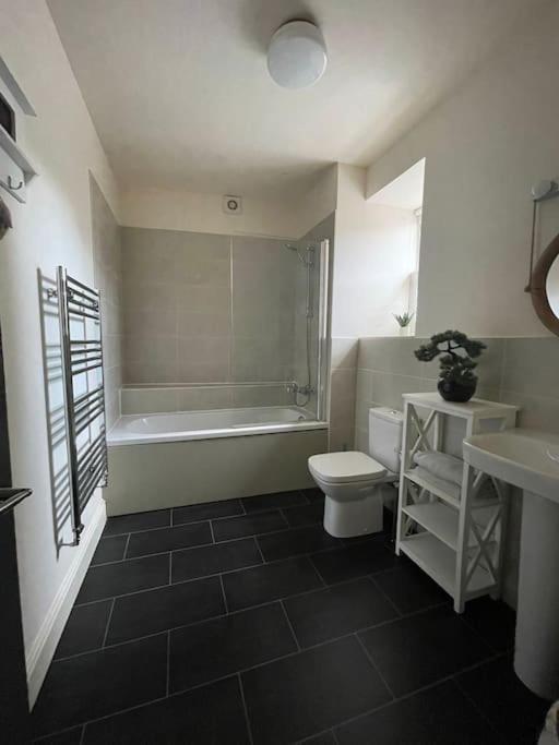 Luxurious 2 Bedroom Apartment In Central Berwick Exterior foto